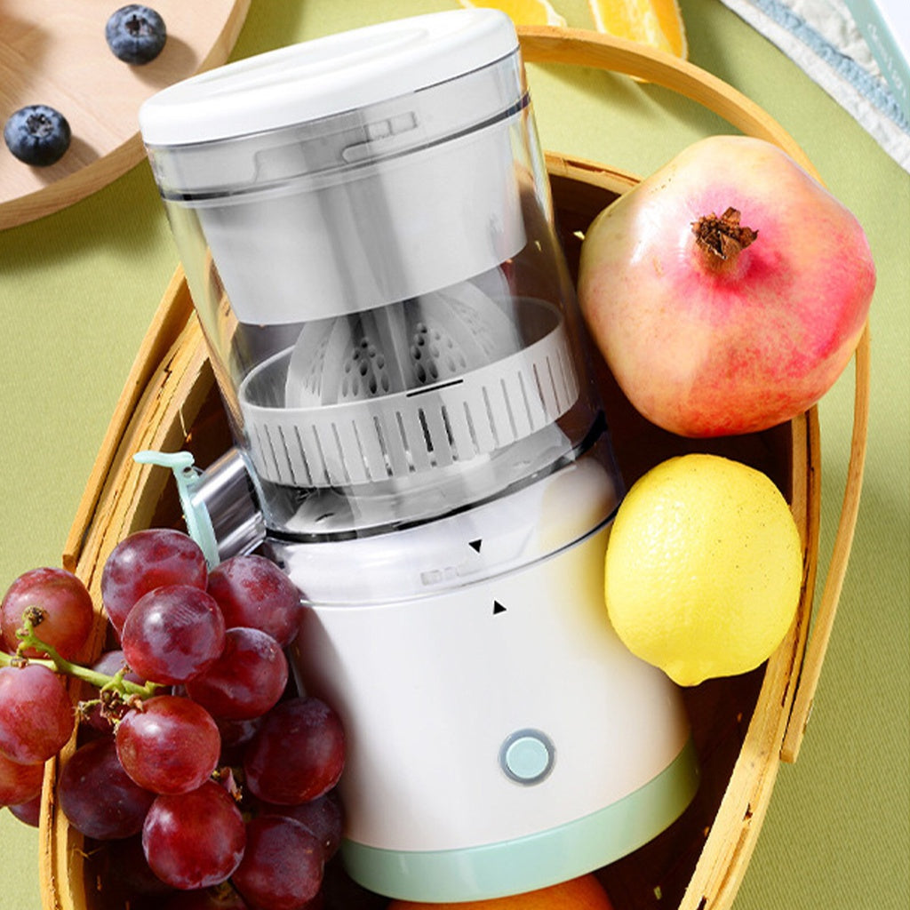 Squeezer™ Exprimidor de Naranja y Frutas Eléctrico Portátil 🍊
